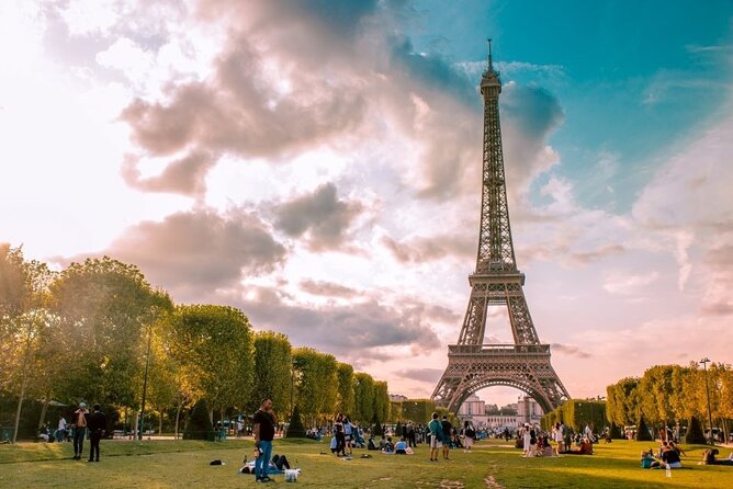 Eiffel Tower Second or Summit Floor Access by Elevator with Views - What the host actually does once you’re at the tower