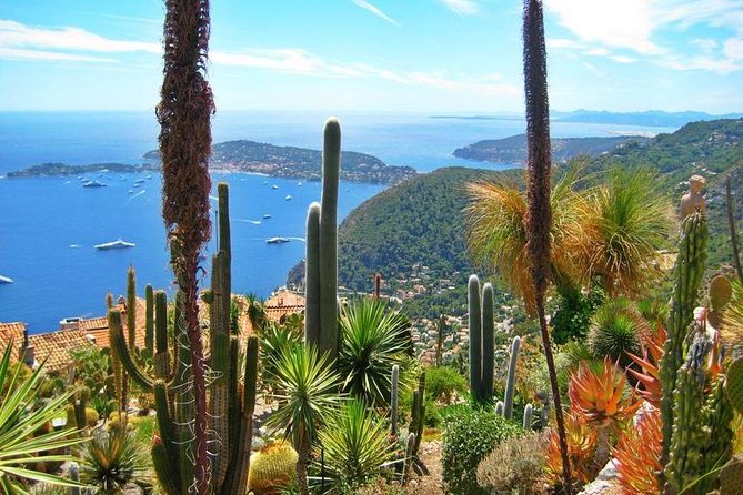 Excursion partagée Eze, Monaco & Monte Carlo from Nice - Villefranche-sur-Mer viewpoint: quick stops, big-photo payoff