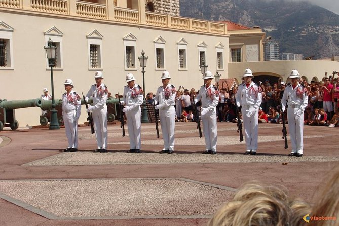 Excursion partagée Eze, Monaco & Monte Carlo from Nice - Èze: medieval streets, sea views, and the Fragonard factory tour