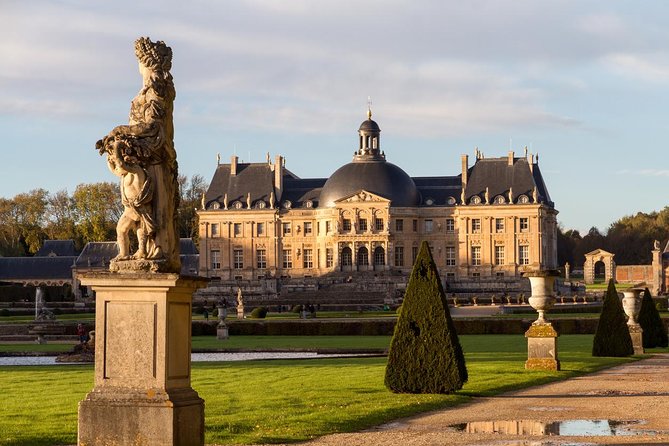 Fontainebleau and Vaux-Le-Vicomte Castle Small-Group Day Trip From Paris - Audio guides inside the palaces: helpful, but manage your expectations