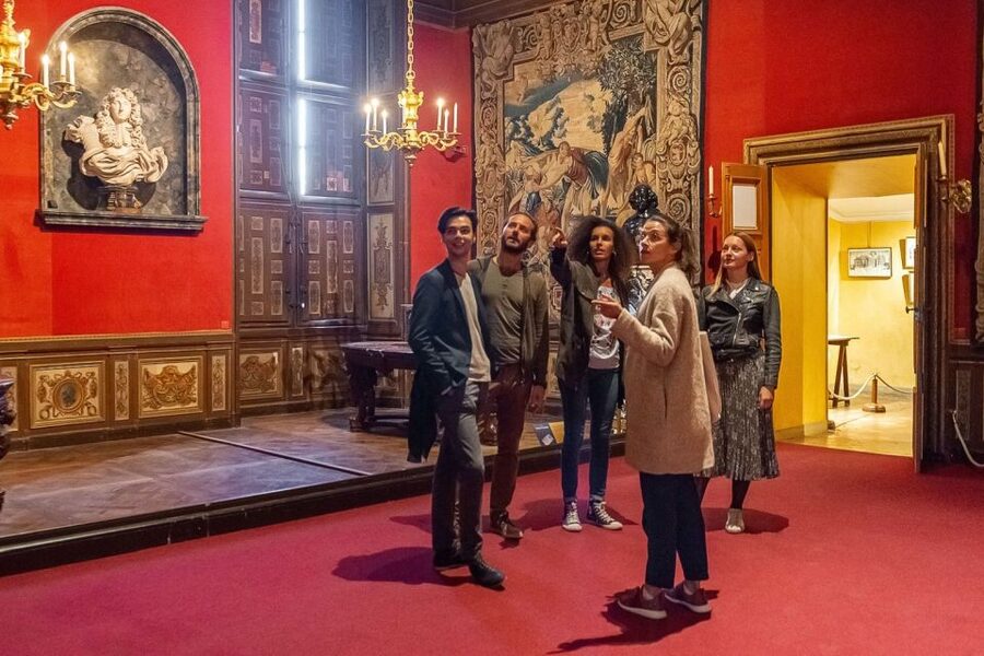 Fontainebleau & Vaux-le-Vicomte Châteaux Day Tour from Paris - What to pack, and what to expect from the physical side
