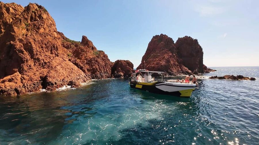 Fréjus : Esterel Calanques Cruise (Comfort Boat) + Swim Stop - Cap Dramont and the Golden Island, explained the way you want