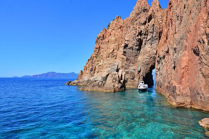 Friendly discovery of Scandola Calanques de Piana and meal stop at Girolata - Dolphins, Flying Fish, and Why Your Seat Can Matter