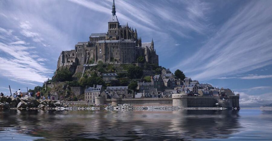 From Bayeux: Full Day Guided Tour to Mont Saint Michel - Arriving on the island: medieval streets, fortifications, and the right first look