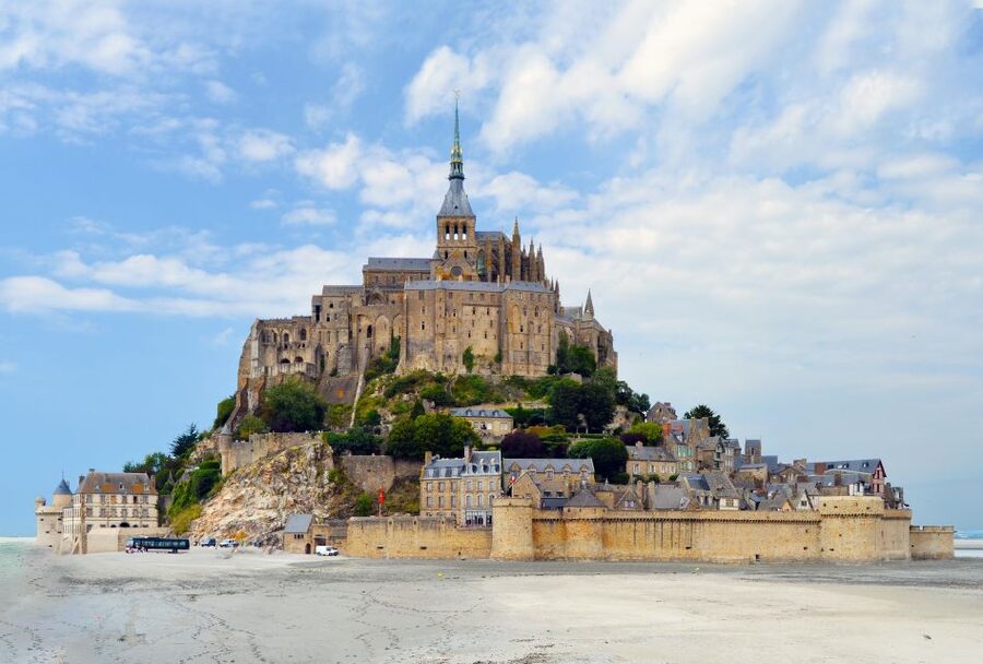 From Bayeux: Full-Day Mont Saint-Michel Tour - Mont Saint-Michel town time: photos, lunch, and small choices that matter