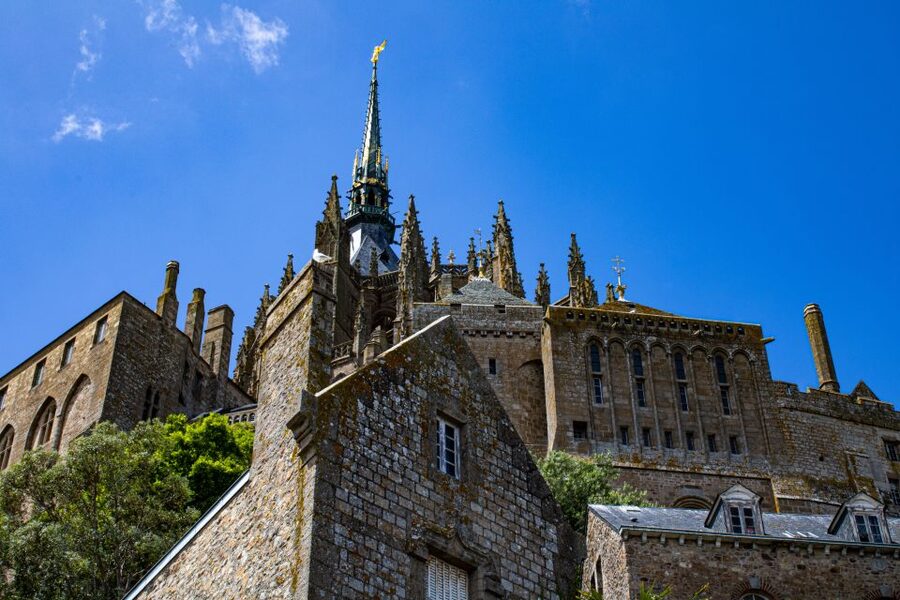 From Bayeux: Full-Day Mont Saint-Michel Tour - What to bring (and what to expect) for an easier day