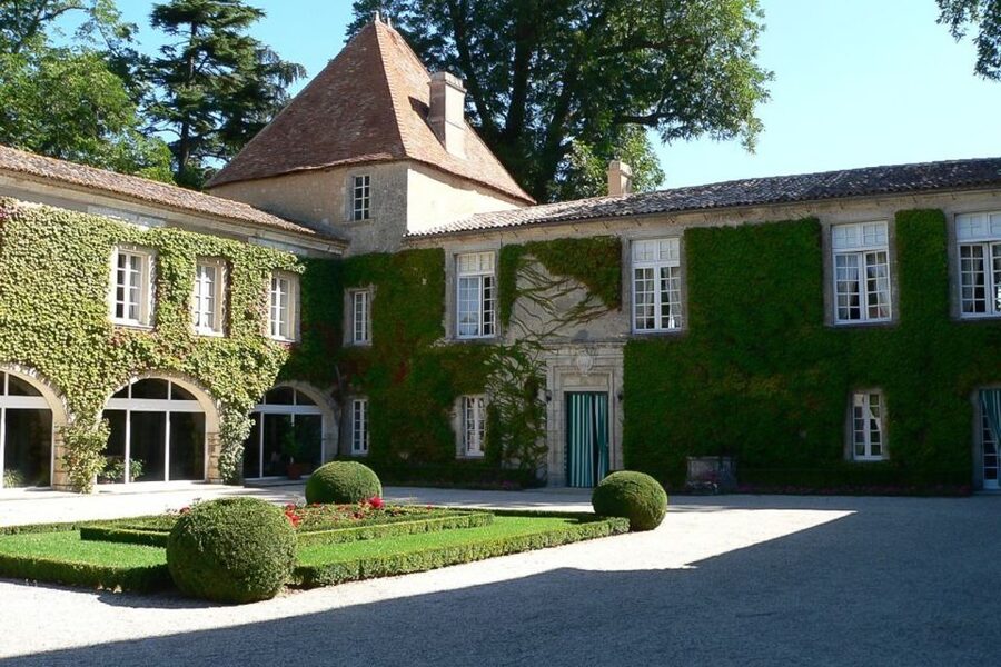 From Bordeaux: Full-Day Medoc Wine Tour - Meeting in Bordeaux, then heading into the vineyards