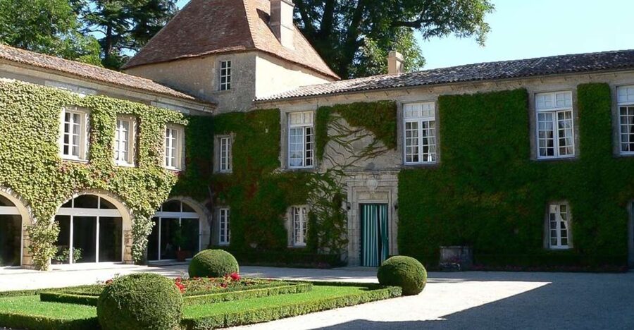 From Bordeaux: Full-Day Medoc Wine Tour - Stop 1: your first château visit and tasting session