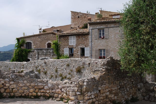 From Nice: Cannes, Antibes & Saint-Paul-de-Vence Tour - Saint-Paul-de-Vence: medieval lanes, galleries, and big views