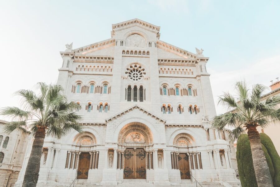 From Nice: Eze, Monaco, and Monte Carlo Half-Day Trip - Monte Carlo: 18th-century hotels and boutique streets in short doses