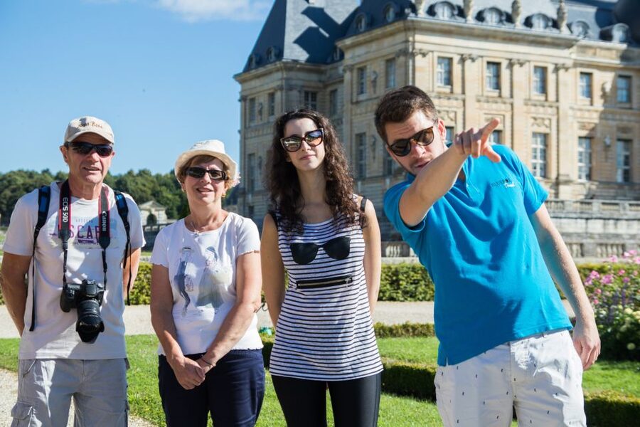 From Paris: Chateau de Fontainebleau & Vaux-Le-Vicomte Tour - Fontainebleau: 1,500 rooms, kings, emperors, and Napoleon’s Throne