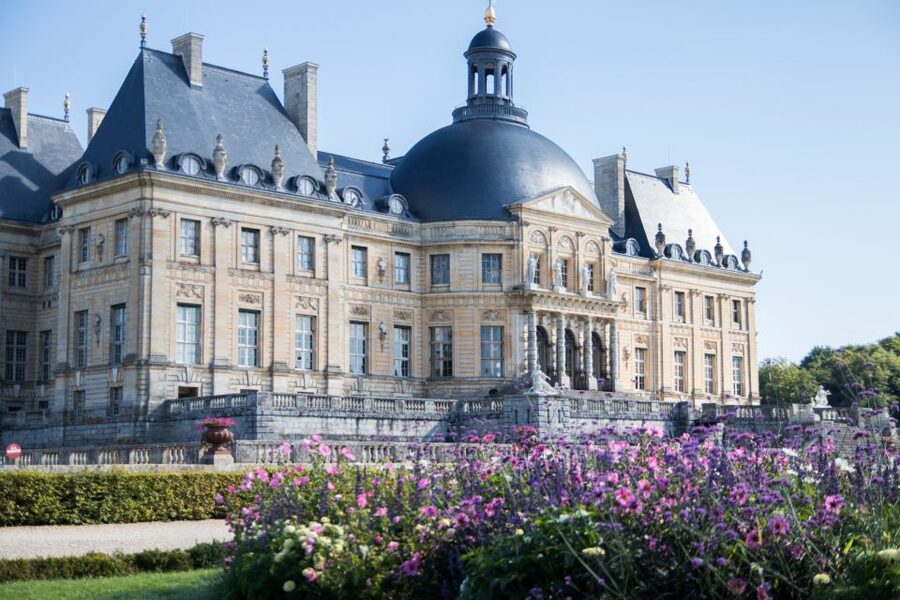 From Paris: Chateau de Fontainebleau & Vaux-Le-Vicomte Tour - The guide effect: English stories that make details make sense