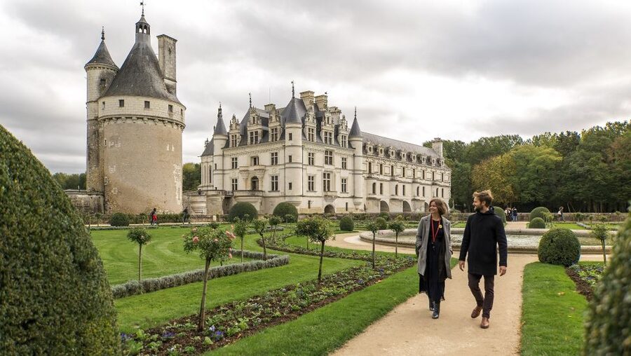 From Paris: Full-Day Loire Valley Chateaux Tour - Who should book this Loire Valley châteaux tour, and who should skip it?
