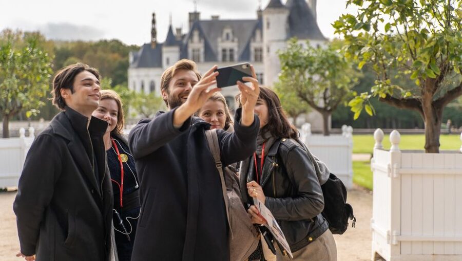 From Paris: Full-Day Loire Valley Chateaux Tour - Château de Chambord: French Renaissance scale and the rooftop payoff