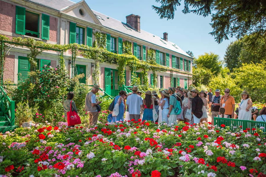 From Paris: Giverny Audio-Guided Tour - Inside the Water Garden: the Japanese bridge and pond views