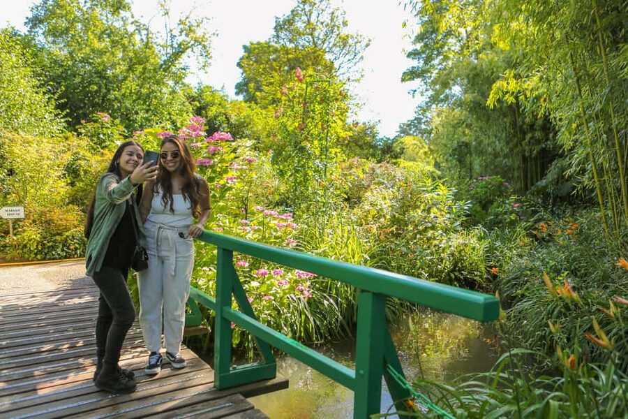 From Paris: Giverny Day Trip with Audio Guide or Live Guide - Key things to know before you go