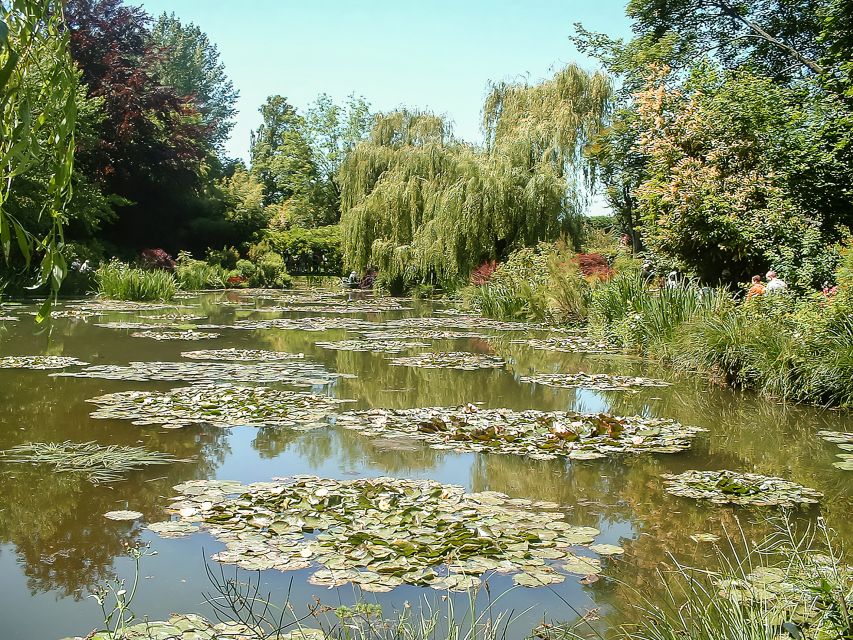 From Paris: Giverny Day Trip with Audio Guide or Live Guide - Little logistics that can make or break your day