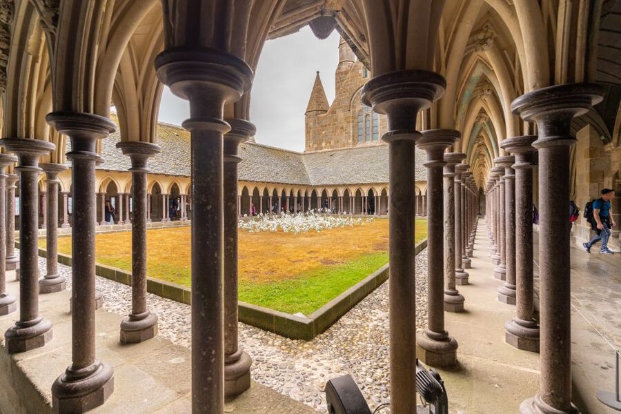 From Paris: Mont Saint Michel Day Trip with a Guide - Paris to Mont Saint-Michel: The Value of a Guided Day