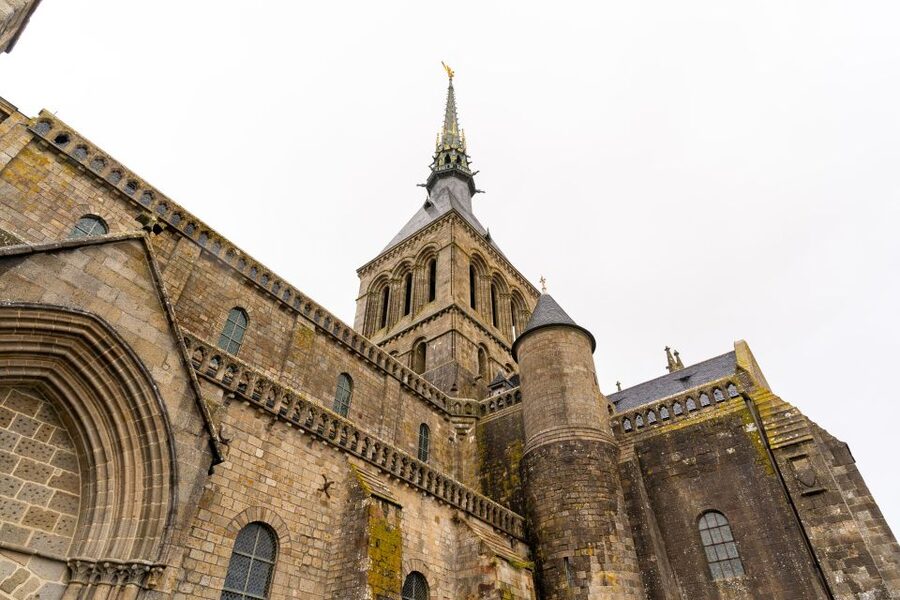 From Paris: Mont Saint Michel Day Trip with a Guide - Mont Saint-Michel Streets and Free Time: Explore Like a Pro