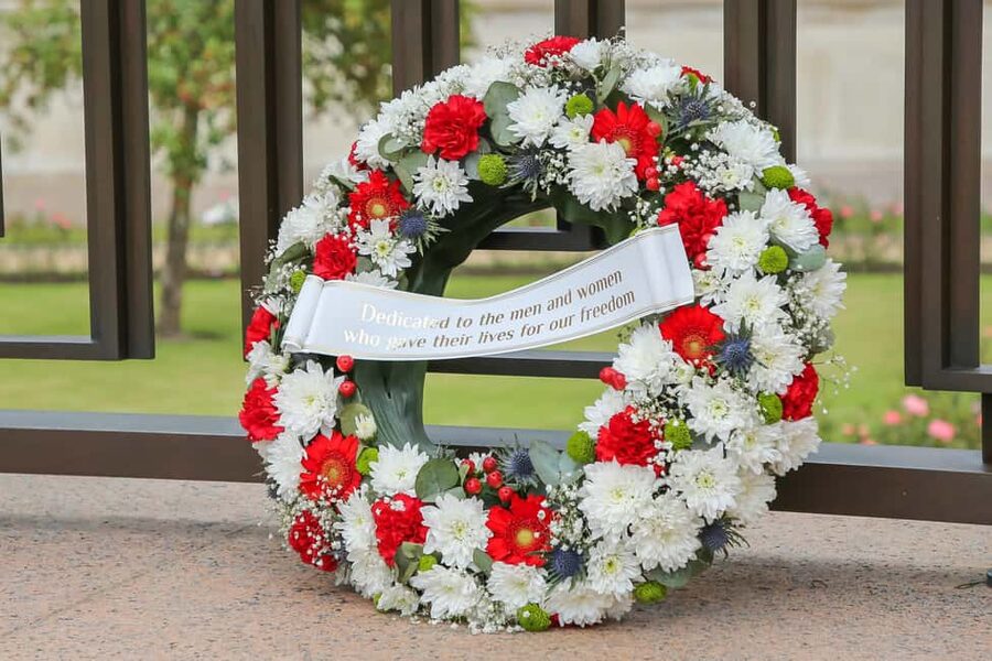 From Paris: Normandy D-Day Beaches Day Trip - Omaha Beach photo stop and the meaning of the American Cemetery