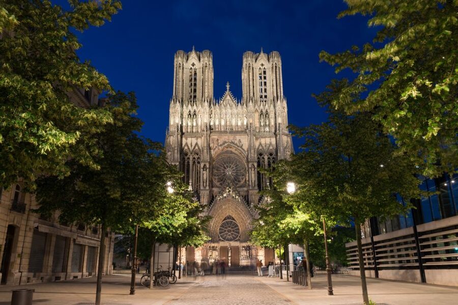 From Paris: Reims and Champagne Tasting Full-Day Tour - Lunch in Épernay: A Real Break From the Road