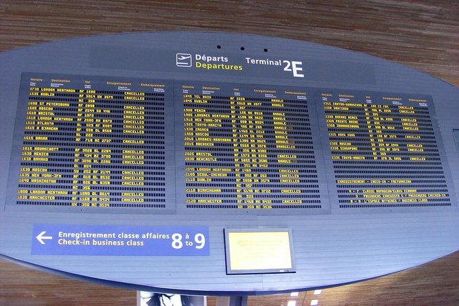 From Paris to CDG airport or From CDG airport to Paris (one way) - The Ride Itself: Private, Air-Conditioned, and Built for Comfort