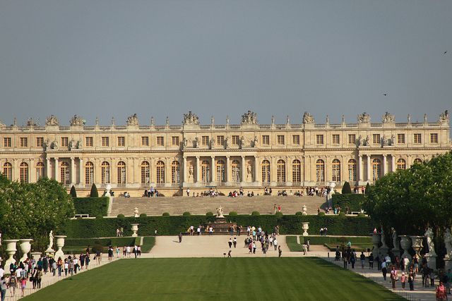 From Paris: Versailles Guided Tour by Deluxe Minibus - Weather, Crowds, and Photos: The Practical Side of Versailles