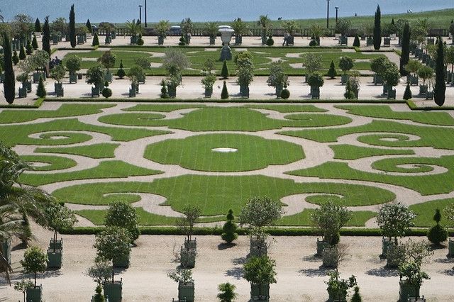 From Paris: Versailles Guided Tour by Deluxe Minibus - Should You Book This Versailles Guided Tour From Paris?