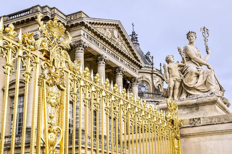 From Paris: Versailles Palace & Gardens with Transportation - Gardens and fountains: what you get, and what might cost extra