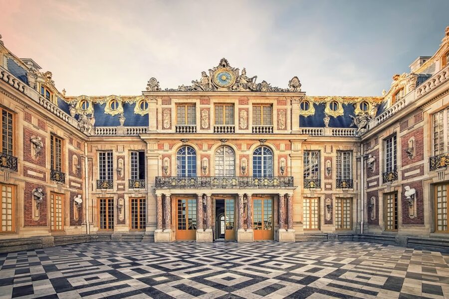 From Paris: Versailles Palace Self Guided & Gardens tickets - The audio guide in multiple languages (and how to hear it)
