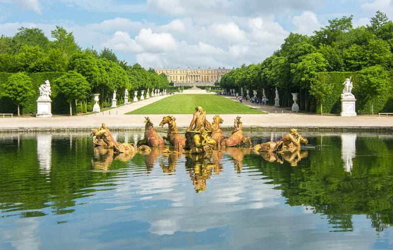 From Paris: Versailles Skip-the-Line Tour by Coach - What makes the guides stand out (and how to use that power)