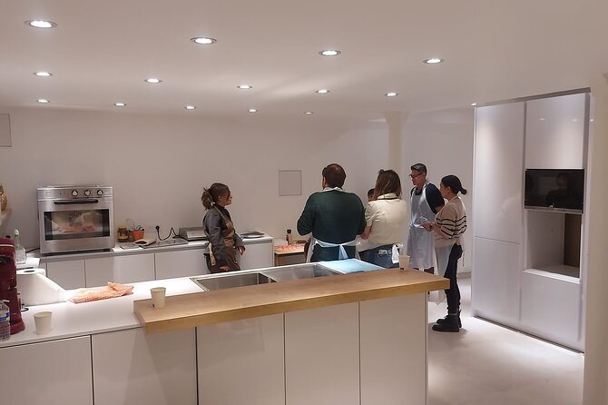 Fun Macaron Class for Families in Paris, Award Winning - Price and Value for Families (What You’re Paying For)