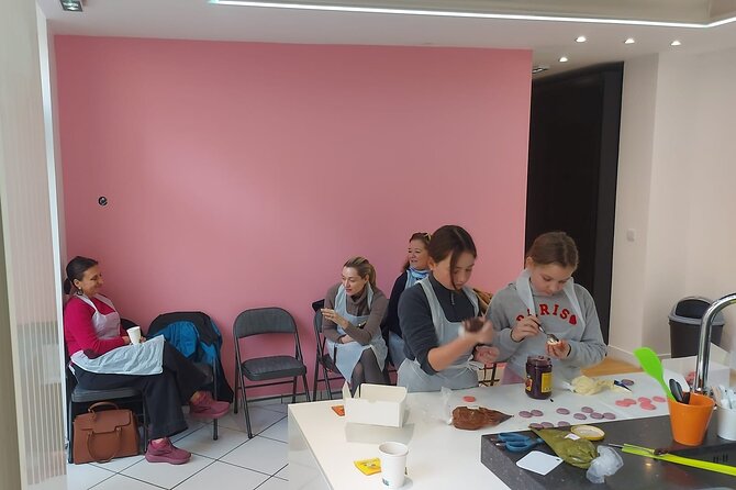 Fun Macaron Class for Families in Paris, Award Winning - Instructor Styles You Might Get, Based on Past Sessions