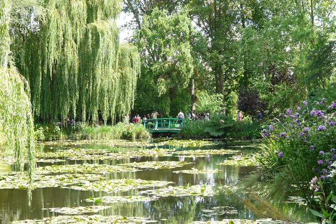Giverny and Versailles Small Group Day Trip from Paris with Lunch - Lunch at Moulin de Fourges: The Break That Actually Helps