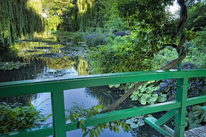 Giverny Half Day Guided Trip with Monet's House & Gardens from Paris by minivan - Clos Normand: Monet’s flower garden walk, slow enough to see it
