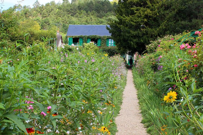 Giverny Monet's Home & Versailles Palace Day Trip from Paris - Why This Giverny and Versailles Combo Works for Limited Time