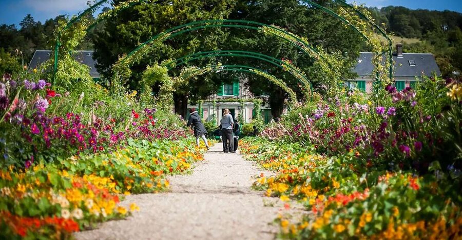 Giverny: Monet's House and Gardens Guided Tour - Key points worth knowing before you go
