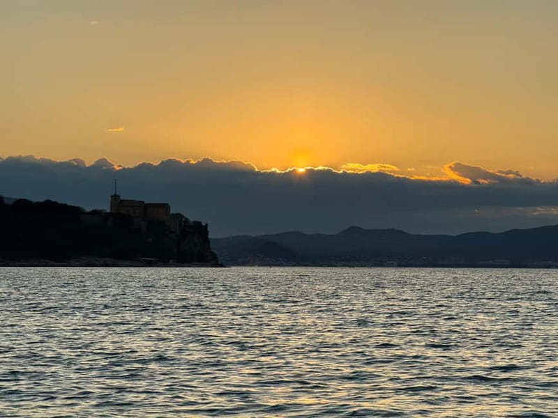 Golf Juan: Sunset Sailing Cruise with aperitif at the Island - Meeting at Cap Sail Aventures and How the Timing Flows