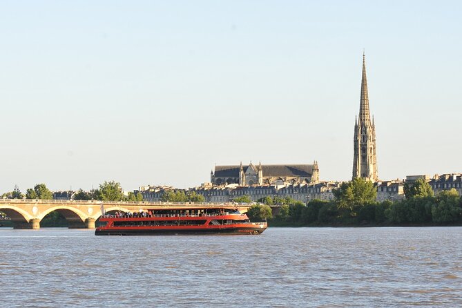 GUIDED CRUISE – BORDEAUX UNESCO - The 90-Minute Time Plan: One Hour on the Water, Then a Break