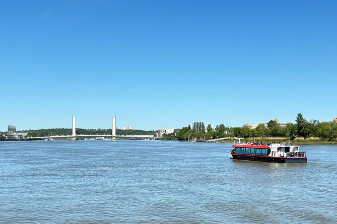 GUIDED CRUISE – BORDEAUX UNESCO - Bilingual Guide Plus Mobile Commentary: How to Follow Along Without Stress