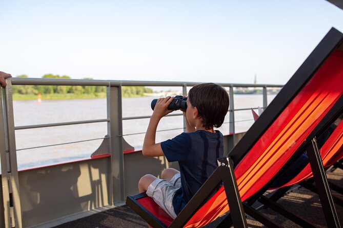 GUIDED CRUISE – BORDEAUX UNESCO - Seating, Comfort, and Weather: Making the Most of a Short Boat Ride