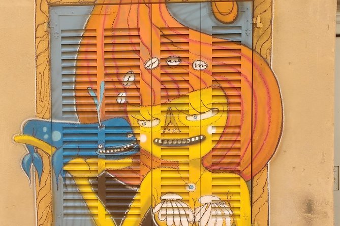 Guided Tour in Marseille: Vieux Port & Old City - A short, smart walk that links the port to the Old City
