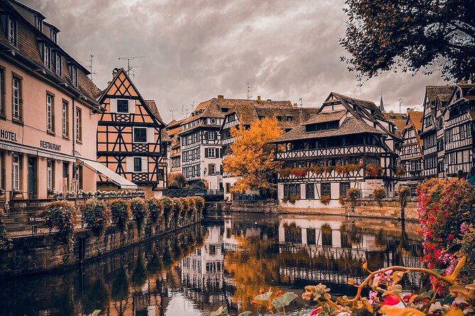Guided Walking Tour in Strasbourg between History and Curiosities - Cathedrale Notre Dame de Strasbourg, what you can learn without entering