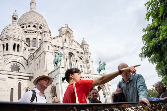 Hidden Montmartre: Paris' Secret Streets Walking Tour - The 2 km walk that includes hills and stairs