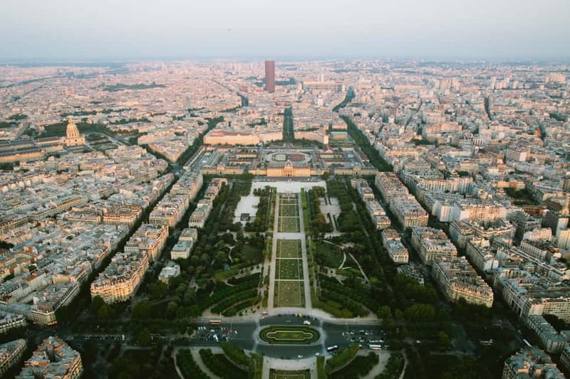 Highlights of Paris Bike Tour in English or Dutch - École-Militaire to Napoleon’s Tomb: Paris history, but on your terms