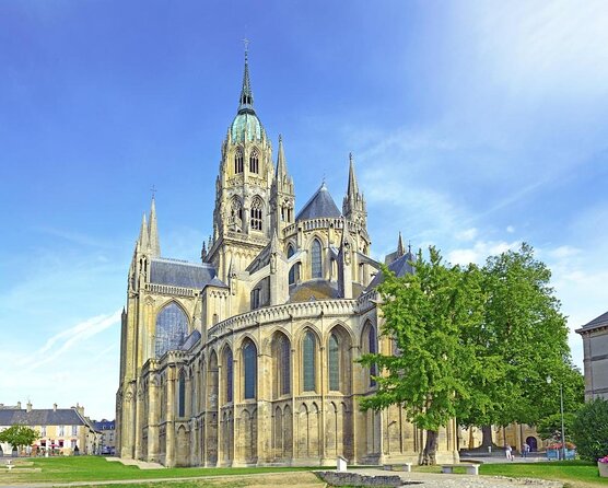 Historic Bayeux Daily Group City Tour In English 2 hrs (Apr-Sept) - Key Things Worth Noting