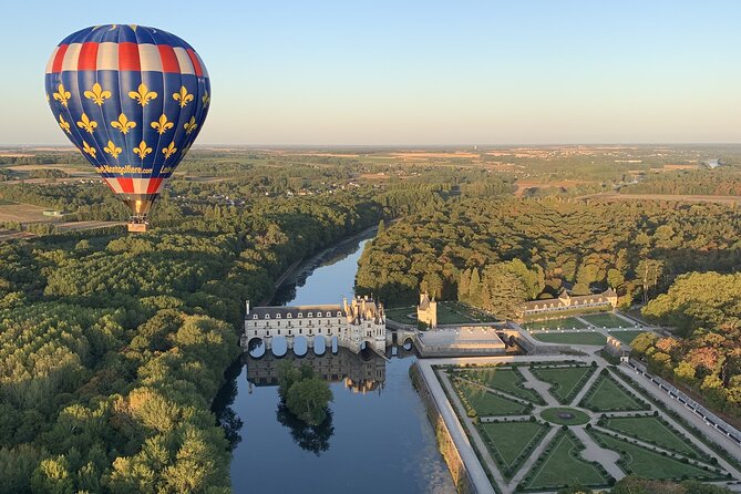 Hot Air Balloon Flight over the castle of Chenonceau / France - Chenonceau from the sky: why this Loire flight hits different