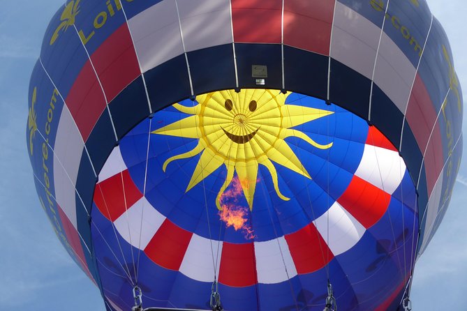 Hot Air Balloon Flight over the castle of Chenonceau / France - What you will actually see: Loire castles, vineyards, and river bends
