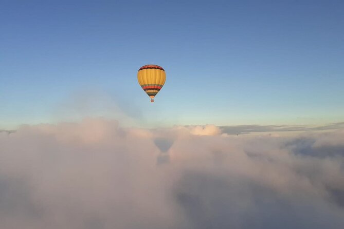 Hot air ballooning: Chambord, Blois, Chenonceau, Cheverny or Chaumont - One Hour Above Treetops and Clouds With 360-Degree Views
