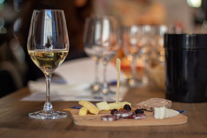 Introduction to Bordeaux wines paired with cheeses & charcuterie - Key points that make this workshop worth your time